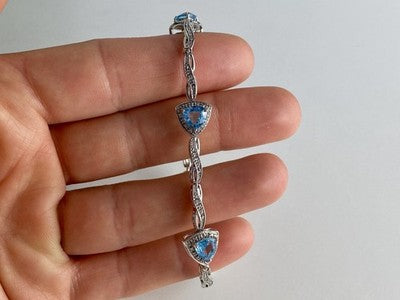 925 Sterling Silver Blue Topaz Bracelet Size 7 IN