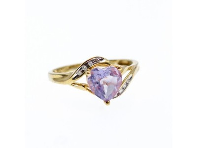 10K Yellow Gold Tourmaline & Diamonds Heart Ring Size 4.75