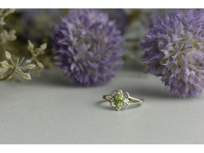 925 Sterling Silver Peridot & CZ Ring Size 7