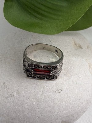 Men's  925 Sterling Silver Garnet & Marcasite Ring Size 10