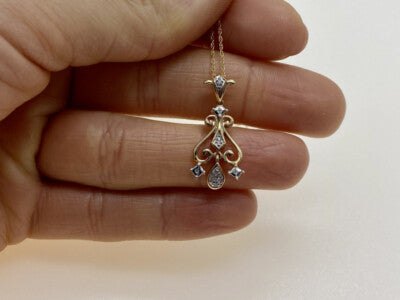 10K YELLOW GOLD DIAMONDS CHAIN WITH PENDANT