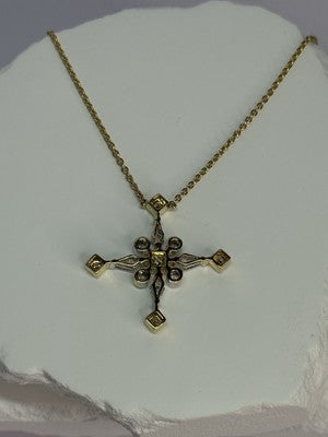18K 750 YELLOW GOLD YELLOW & WHITE DIAMONDS 6.26 CT CROSSNECKLACE LENGTH 18 INCH