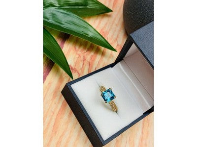 925 Sterling Silver Gold Plated Blue Topaz Ring Size 8