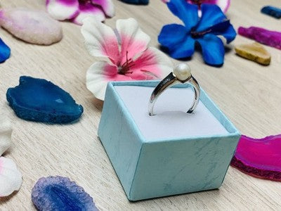 925 Sterling Silver Pearl Ring Size 8