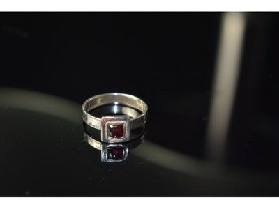 925 Sterling Silver Almandine Ring Size 6.5