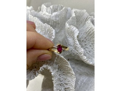 10K Yellow Gold Ruby & Diamonds Ring Size 7