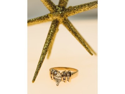 14K Yellow Gold Diamonds Ring Size 10.5