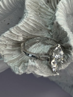 Beautiful 925 Sterling Silver CZ Ring Size 6