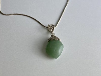 Vintage 925 Sterling Silver Green Jade "Openwork"  Сhain with pendant