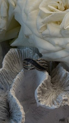 Elegant 925 Sterling Silver Infinity Tiny Diamonds Ring Size 8