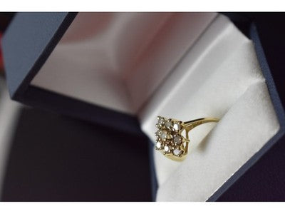 10K Yellow Gold White Sapphire Ring Size 5.5