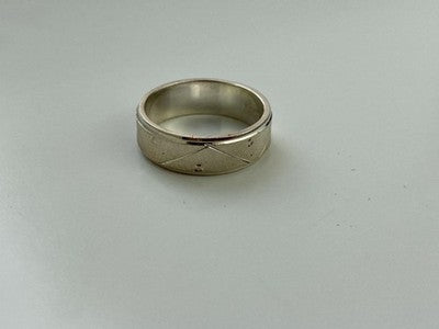 925 Sterling Silver Band Ring Size 7.5 Italy