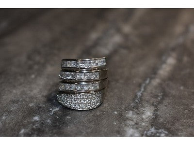 Beautiful 925 Sterling Silver CZ Ring Size 6.5