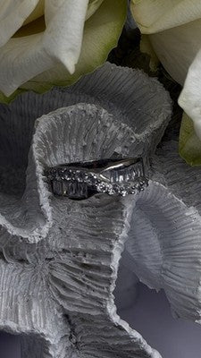 Wave Vintage Band 925 Sterling Silver Cz Ring Size 8.5