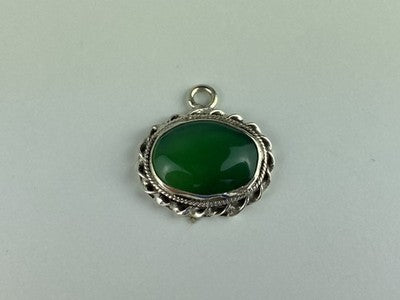 Vintage 925 Sterling Silver Green Agate Pendant