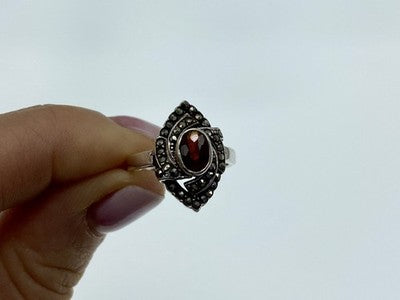 925 Sterling Silver Garnet & Marcasites Ring Size 7