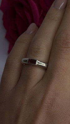925 Sterling Silver Signet-Style Red Garnet Ring Size 6