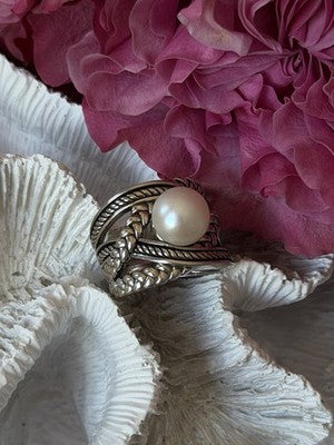925 Sterling Silver Pearl Ring Size 6