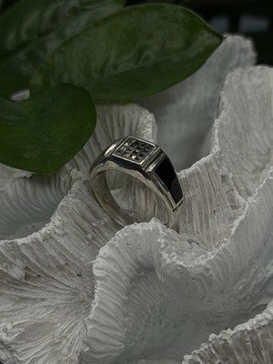 Vintage 925 Sterling Silver Black Onyx & Marcasite Ring Size 8.5