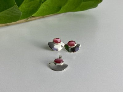 925 Sterling Silver Pink Agate Stud Earrings & Pendant Set