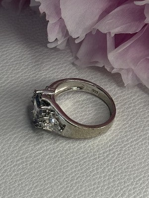 925 Sterling Silver CZ Ring Size 9