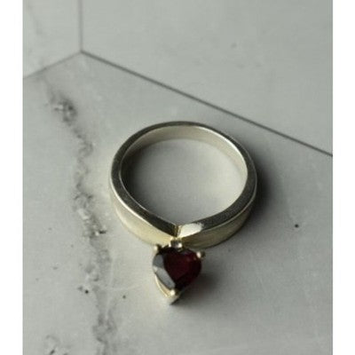 925 Sterling Silver Almandine "Heart" Ring Size 6