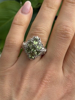 Elegant 925 Sterling Silver Peridot Ring Size 7