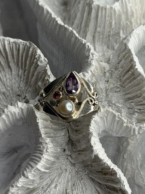 Vintage 925 Sterling Silver Pearl & Amethyst & Garnet Ring Size 7