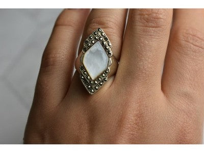 925 Sterling Silver Mother OF Pearl & Marcasites Ring Size 6.5