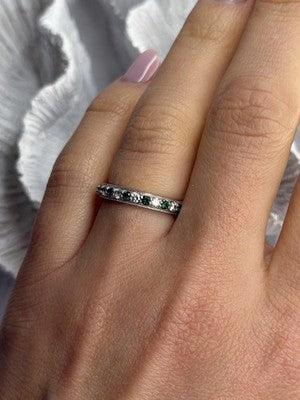 925 Sterling Silver White & Green Cz Band Ring Size 6