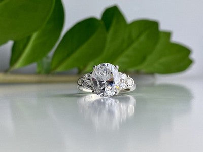 925 Sterling Silver CZ Ring Size 9