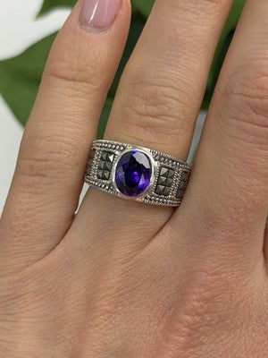 925 Sterling Silver Amethyst & Marcasite Ring Size 6.5