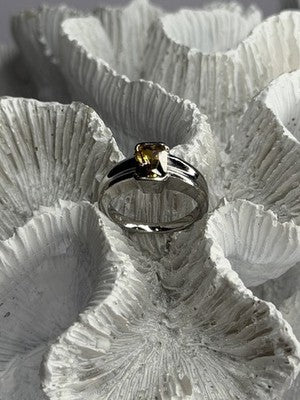 Elegant 925 Sterling Silver Citrine Ring Size 5