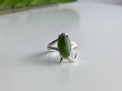 925 Sterling Silver Green Nephrite Ring Size 6.5