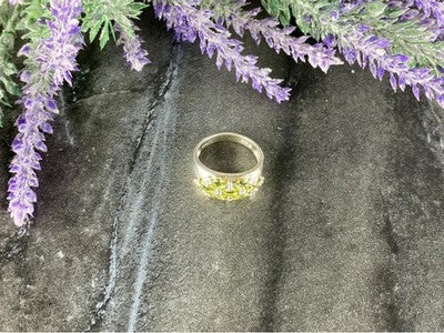 925 Sterling Silver Chrysolite Ring Size 9.5