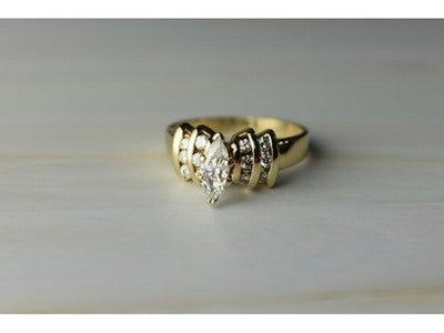 14K Yellow Gold Diamonds Ring Size 10.5