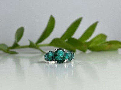 925 Sterling Silver Green CZ Ring Size 8
