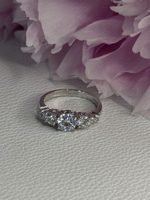 Shiny 925 Sterling Silver CZ Ring Size 7