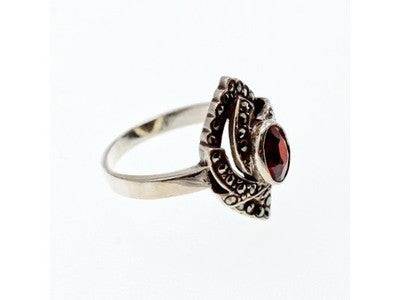 925 Sterling Silver Garnet & Marcasites Ring Size 7