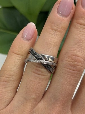 925 Sterling Silver Black & White Spinel Ring Size 6