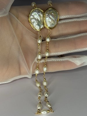 GOLD PLATED PEARL NECKLACE APPROX LENGTH 30 INCH THE BOTTOM OF PENDANT 3 INCH