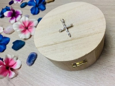 925 Sterling Silver CZ Cross Pendant