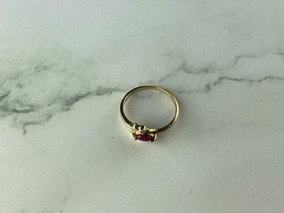 10K Yellow Gold Ruby & Diamonds Ring Size 6.75