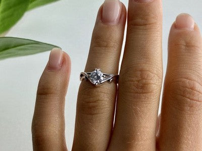 925 Sterling Silver CZ Ring Size 5.5