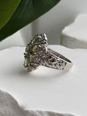 Elegant 925 Sterling Silver Peridot Ring Size 7