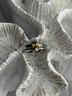 Elegant 925 Sterling Silver Citrine Ring Size 5