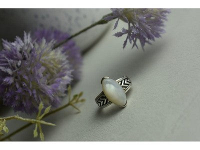 925 Sterling Silver Mother Of Pearl Ring Size 6.5
