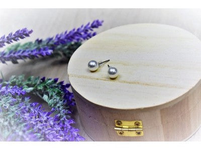 Stud Earrings with Pearls
