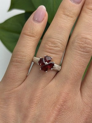 925 Sterling Silver Garnet Heart Flower Ring Size 7.5
