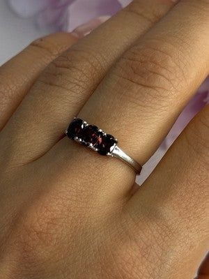 925 Sterling Silver Garnet Ring Size 8